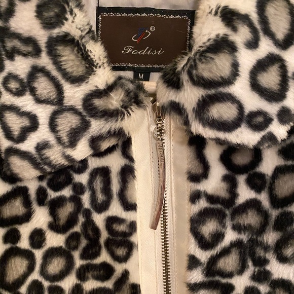 🖤SOLD🤍Vintage Fodisi little 90s fur leopard print bomber - Picture 3 of 6